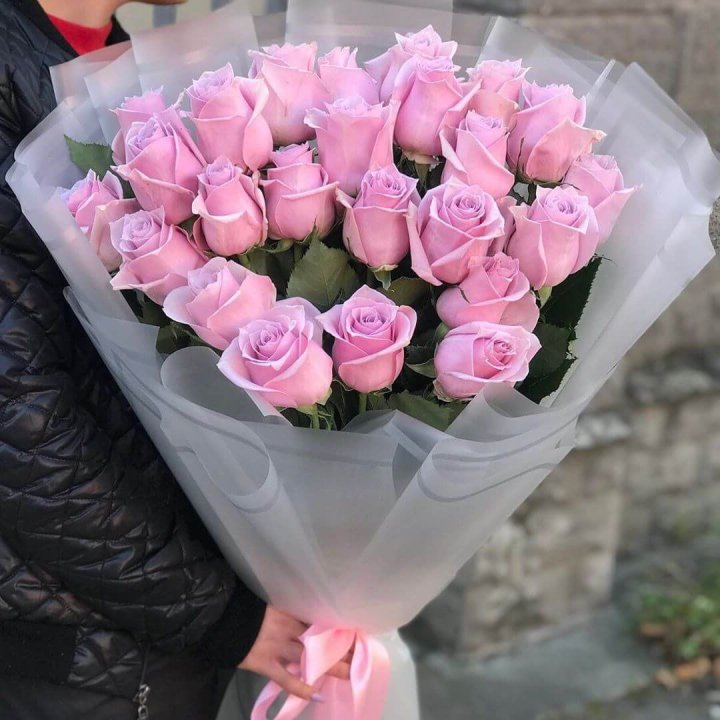 25 высоких розовых роз в Лимассоле
